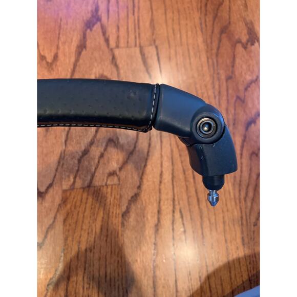 Uppababy Vista Bumper Bar Leather Cover | Black - Picture 4 of 9